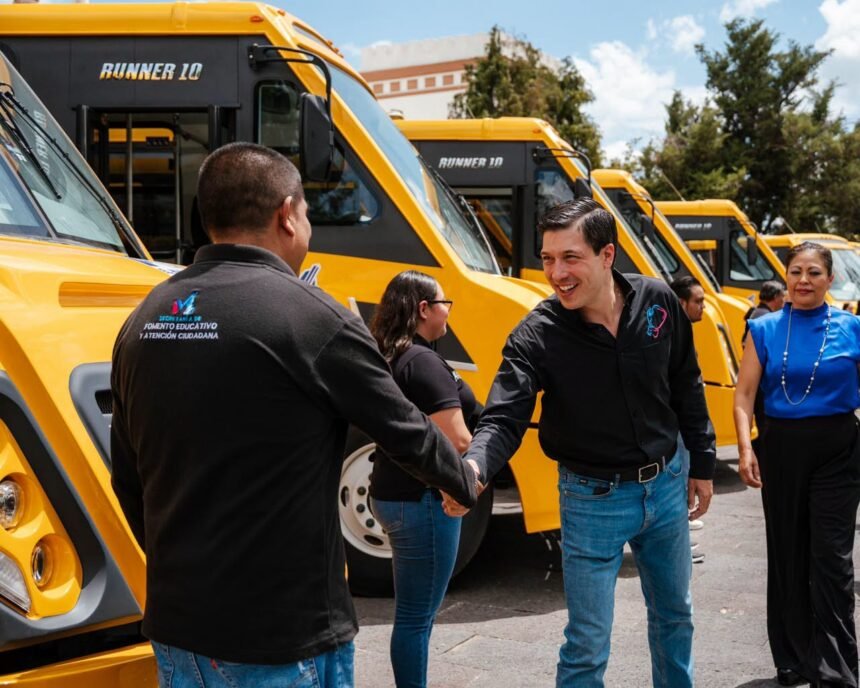 El Marqués renueva 10 autobuses de transporte escolar gratuito
