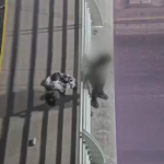 Policía de San Juan del Río rescata a hombre en crisis en puente