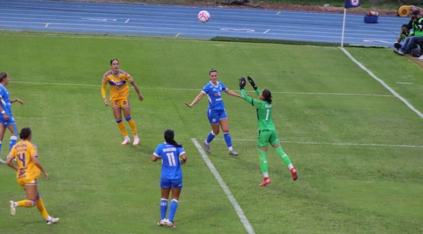Cruz Azul y Tigres Femenil atraen a 3 mil en Cuernavaca