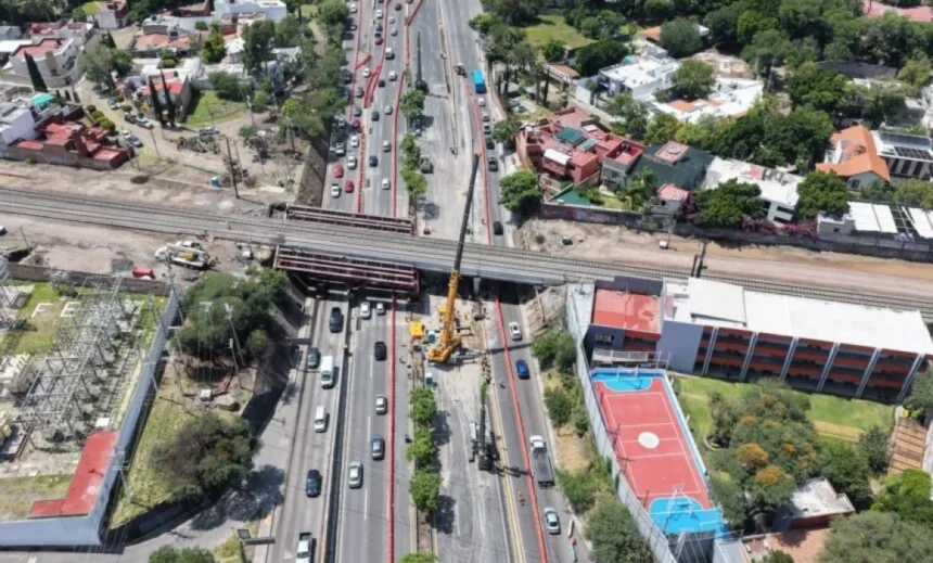 Aumenta 30% el flujo en Bernardo Quintana por obras del tren