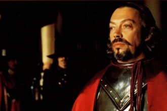 Muere Tim Curry, leyenda de cine y teatro, a los 80 años