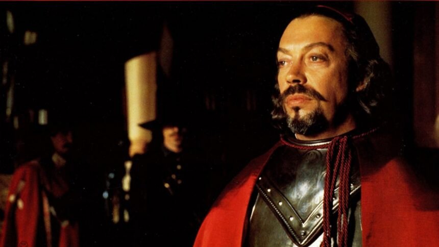 Muere Tim Curry, leyenda de cine y teatro, a los 80 años