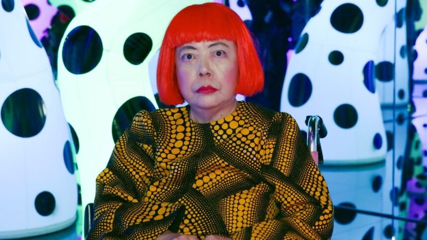 Fallece Yayoi Kusama, pionera del arte contemporáneo, a los 97 años
