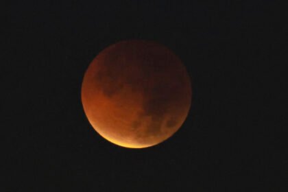 Eclipse lunar parcial en agosto 2026 no afectará a la Tierra