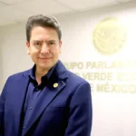 Santiago Nieto y Astudillo lideran encuestas de Morena en Querétaro