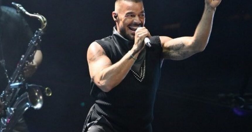 Ricky Martin celebra mayoría de edad de sus hijos Matteo y Valentino