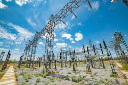 Bajan 23% los reportes de cortes de luz en Querétaro