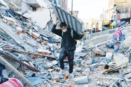 Sheinbaum ofrece apoyo a Colombia tras sismo de 7.4 en Chocó