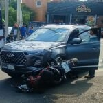 Motociclista lesionado tras choque en Desarrollo San Pablo, Querétaro
