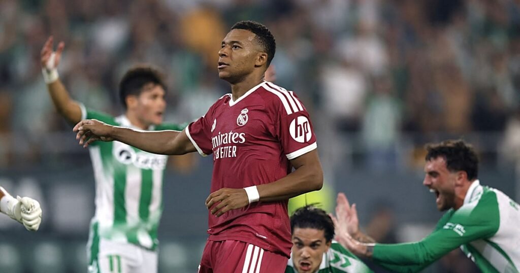 Betis vence 1-0 al Real Madrid con polémica arbitral en Sevilla