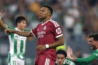 Betis vence 1-0 al Real Madrid con polémica arbitral en Sevilla