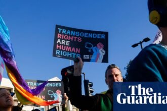 Juez federal valida participación de atletas trans en California