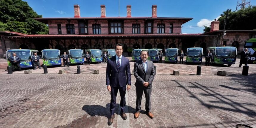 Querétaro lanza Eqrobus, transporte eléctrico gratuito en el Centro