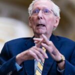 Mitch McConnell regresa al Senado tras accidente y rehabilitación