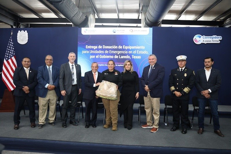 Laredo, Texas dona equipo a bomberos y Protección Civil de Querétaro