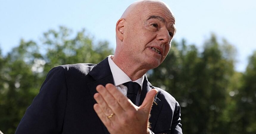 UEFA y CONCACAF piden a FIFA repartir 2,100 mdd en fondos